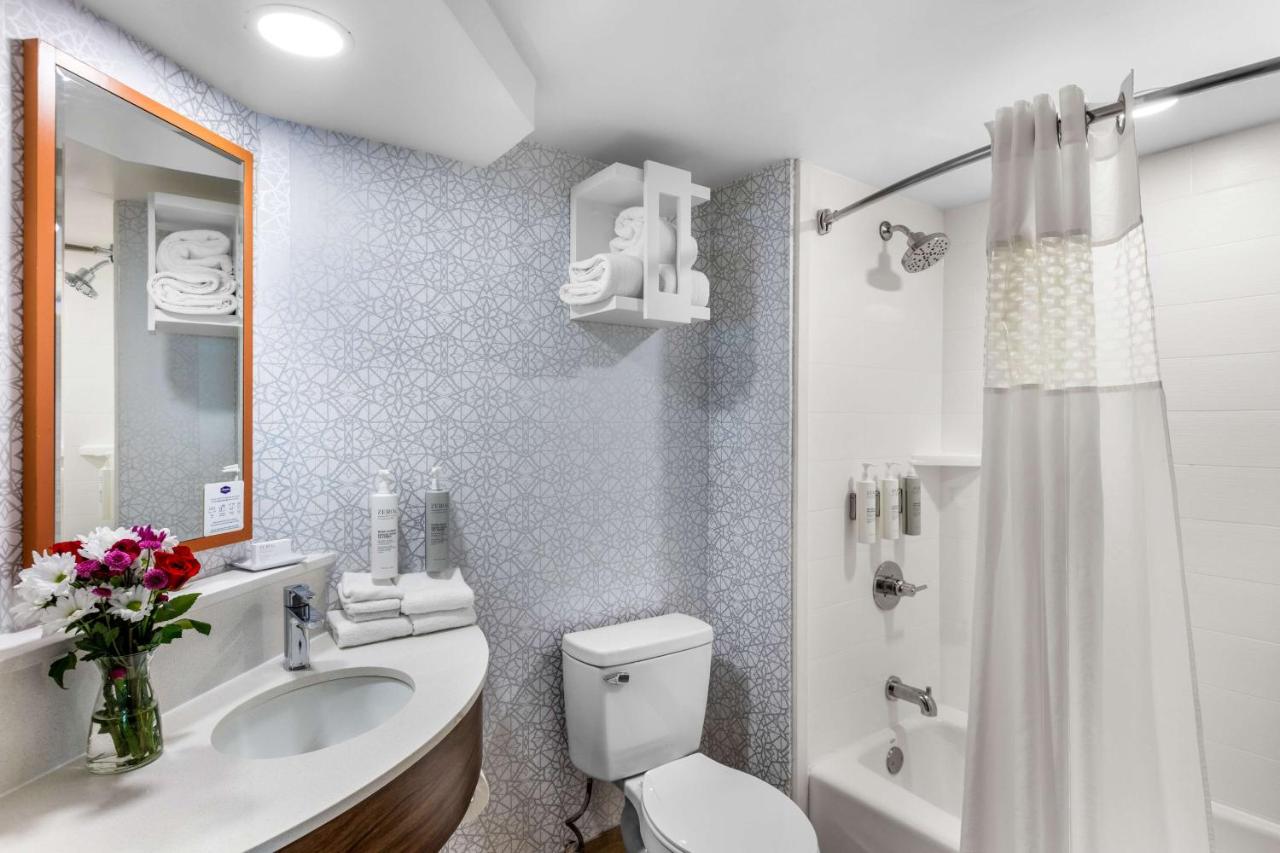 Double Room with Two Double Beds - Non-Smoking at Hampton Inn Knoxville - Airport