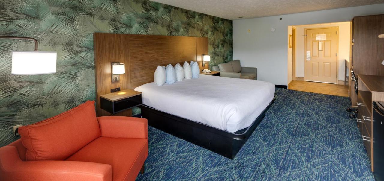 | Park Grove Inn
