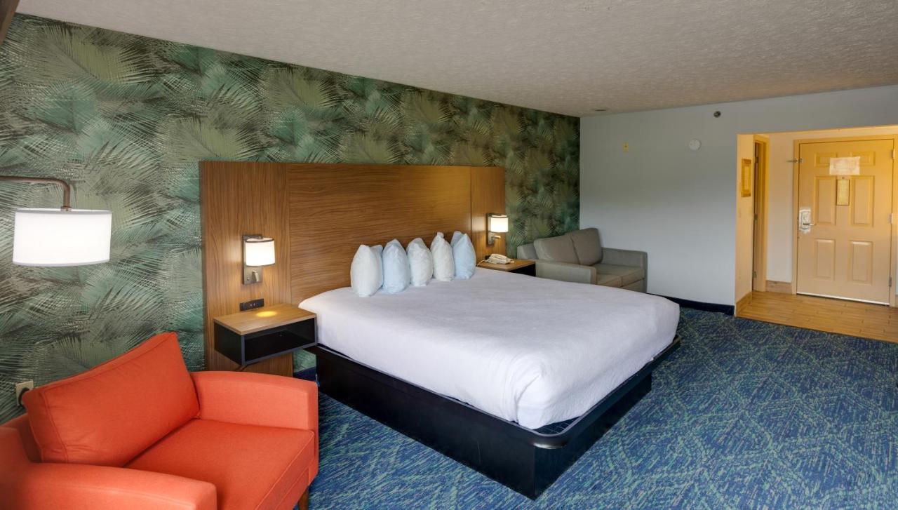 | Park Grove Inn