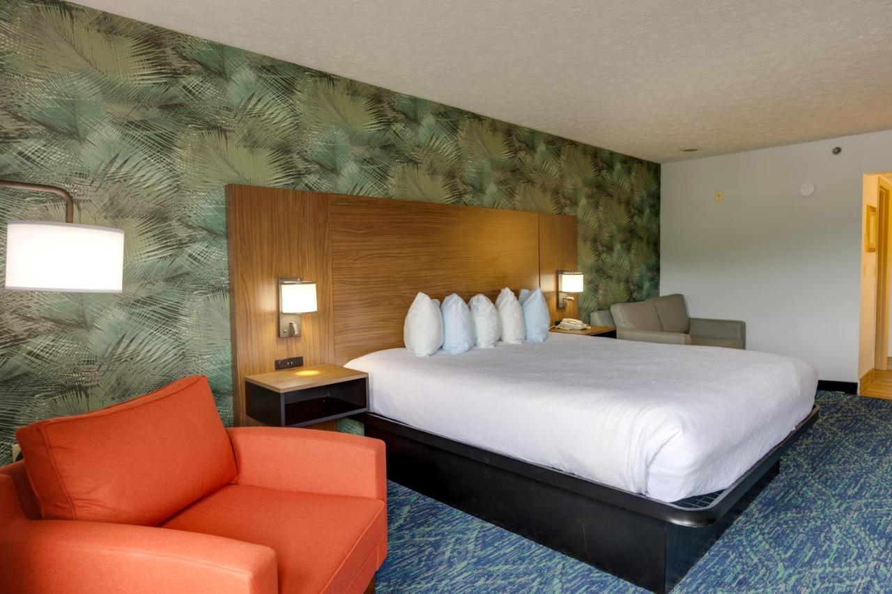 | Park Grove Inn