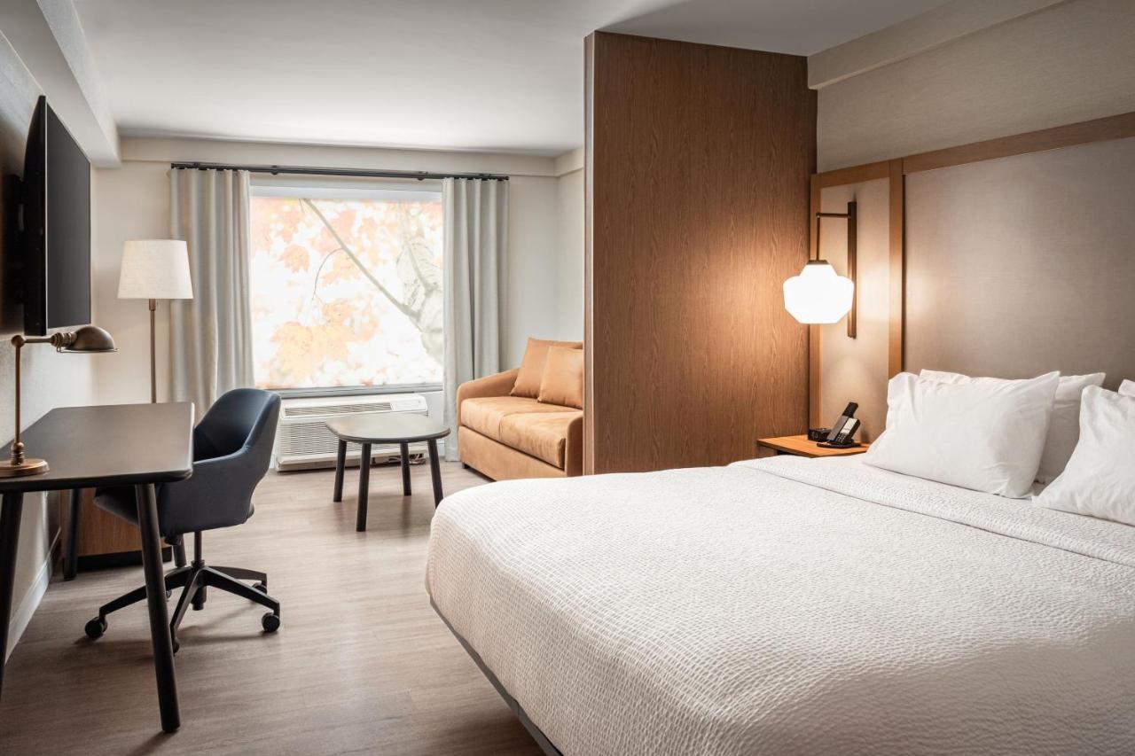 King Suite at Fairfield by Marriott Inn & Suites Georgetown Lexington