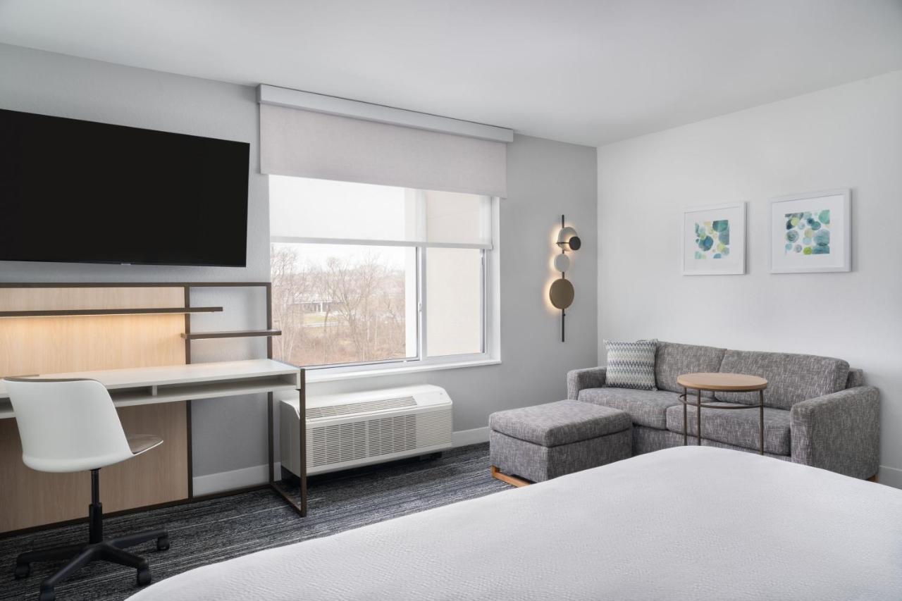 King Studio with Sofa Bed at Towneplace Suites By Marriott New Philadelphia