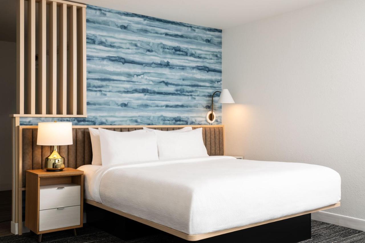 King Studio with Sofa Bed at Towneplace Suites By Marriott New Philadelphia