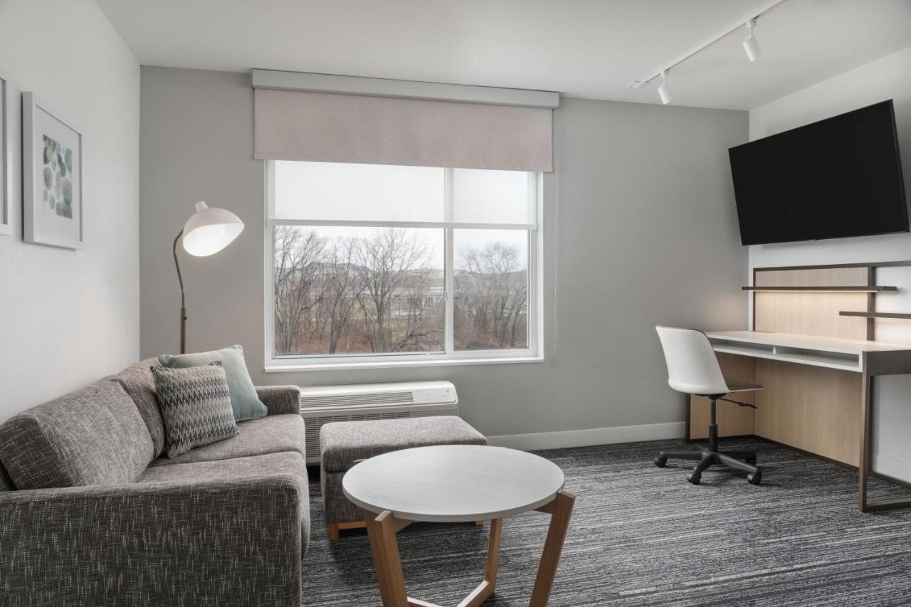 One-Bedroom King Suite with Sofa Bed at Towneplace Suites By Marriott New Philadelphia