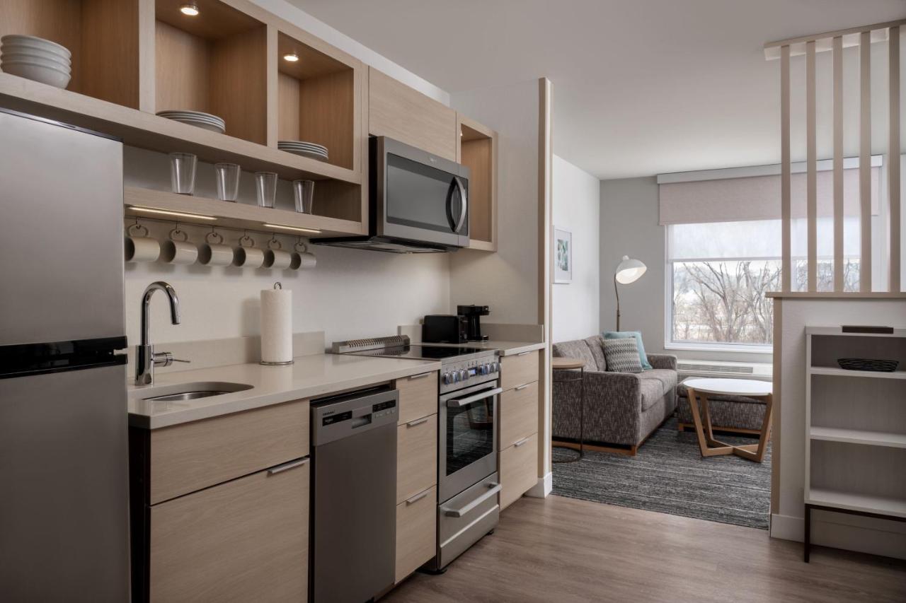 One-Bedroom King Suite with Sofa Bed at Towneplace Suites By Marriott New Philadelphia