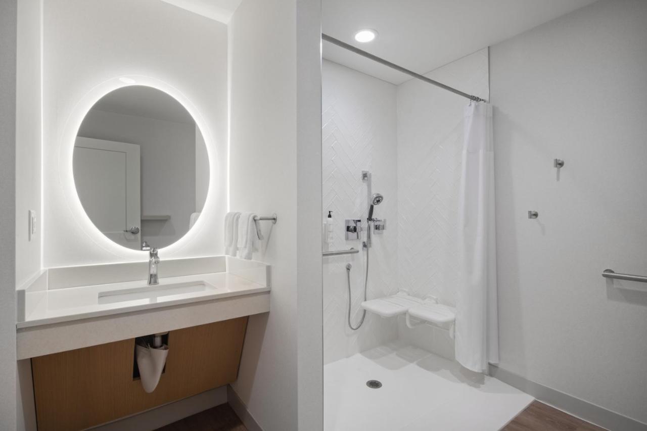 One-Bedroom King Suite with Sofa Bed at Towneplace Suites By Marriott New Philadelphia