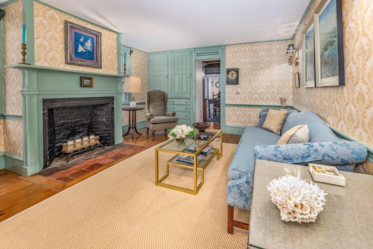| Holiday Guest House Bed & Breakfast