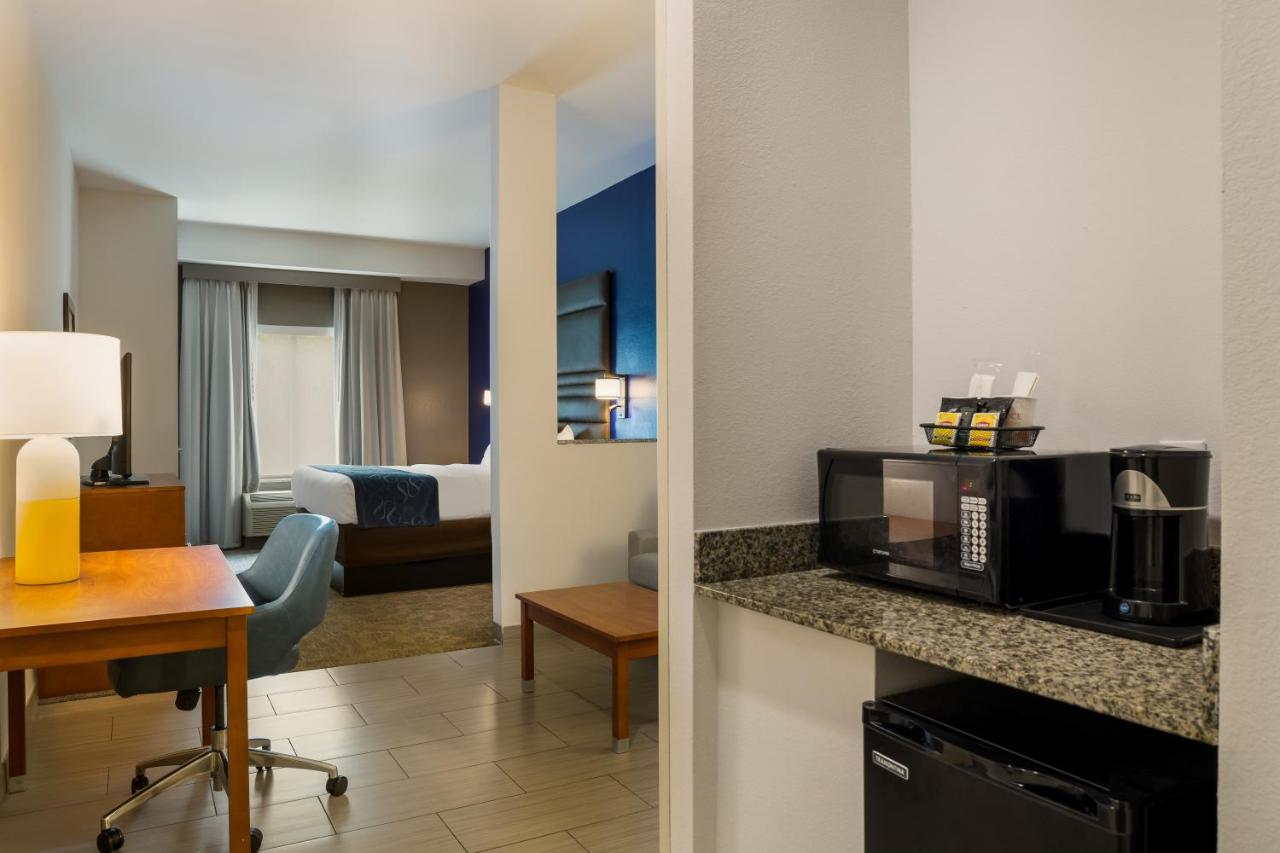 King Suite at Comfort Suites Denham Springs