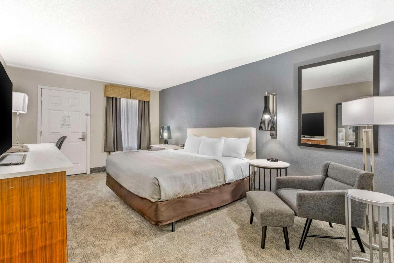 King Room - Non-Smoking at Quality Inn Daytona Speedway I-95