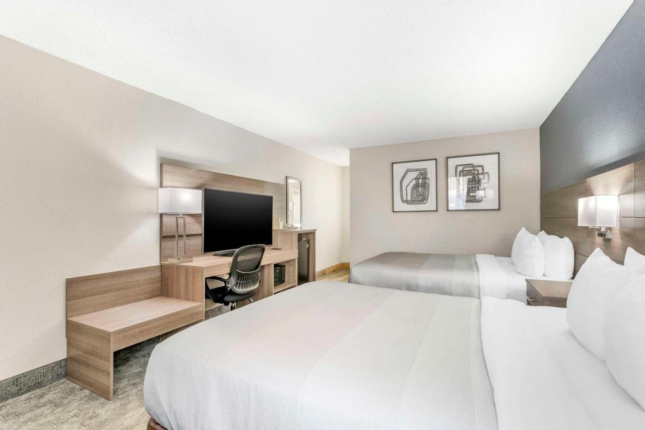 Queen Room with Two Queen Beds - Non-Smoking at Quality Inn Daytona Speedway I-95