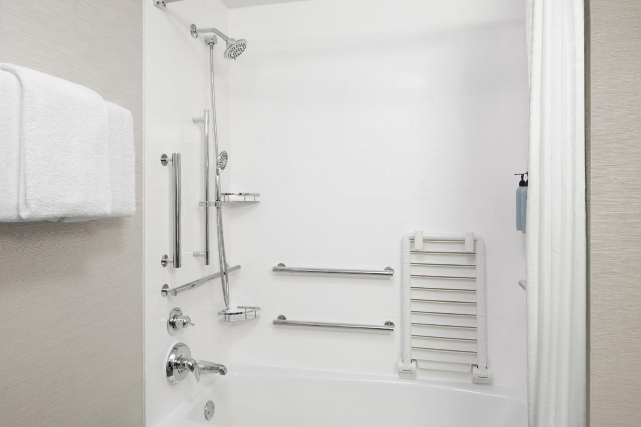 | Courtyard by Marriott Little Rock West