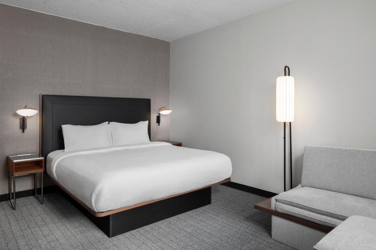 King Room with Sofa Bed - Non-Smoking at Courtyard by Marriott Little Rock West