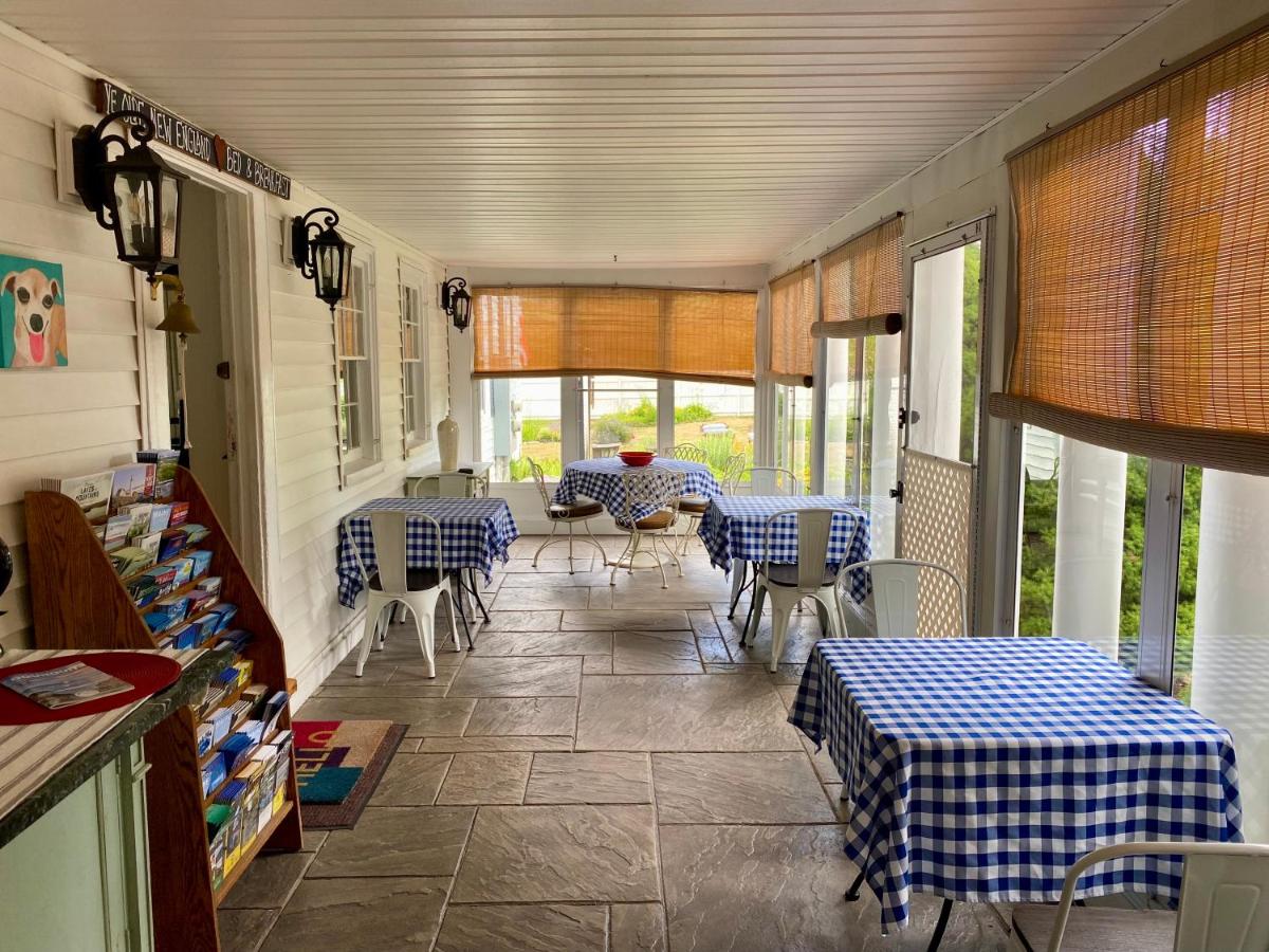 | Holiday Guest House Bed & Breakfast