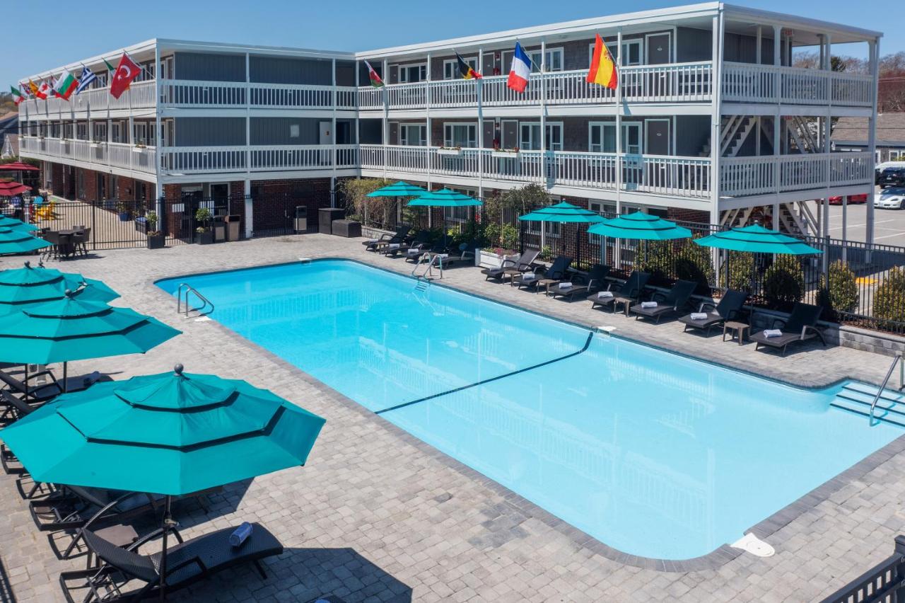 | Surfside Hotel and Suites