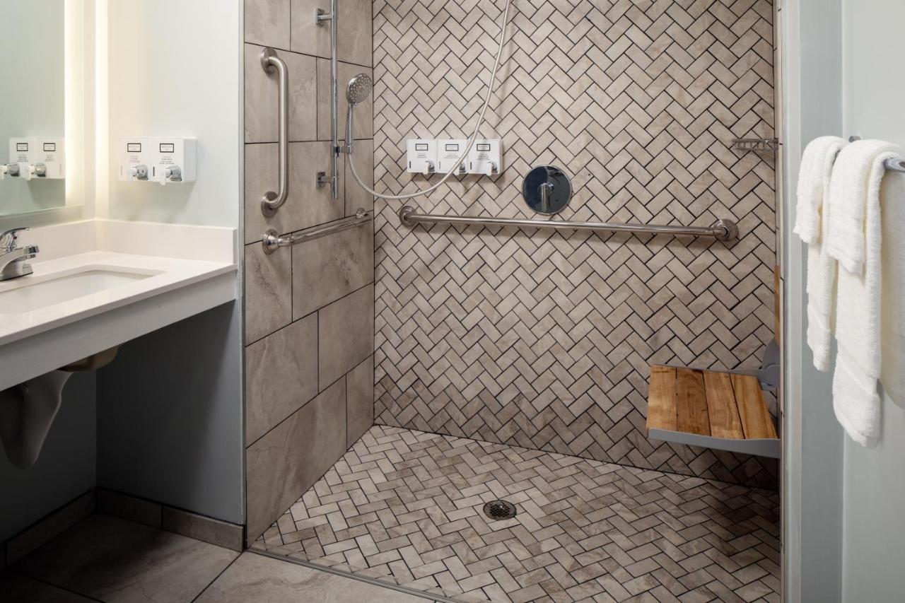 | Surfside Hotel and Suites