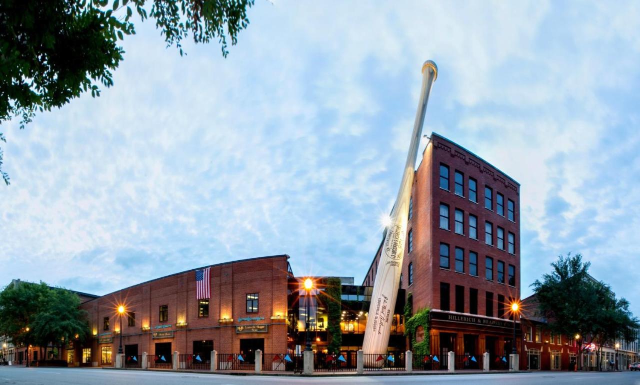 | Crowne Plaza Louisville Airport Expo Center, an IHG Hotel