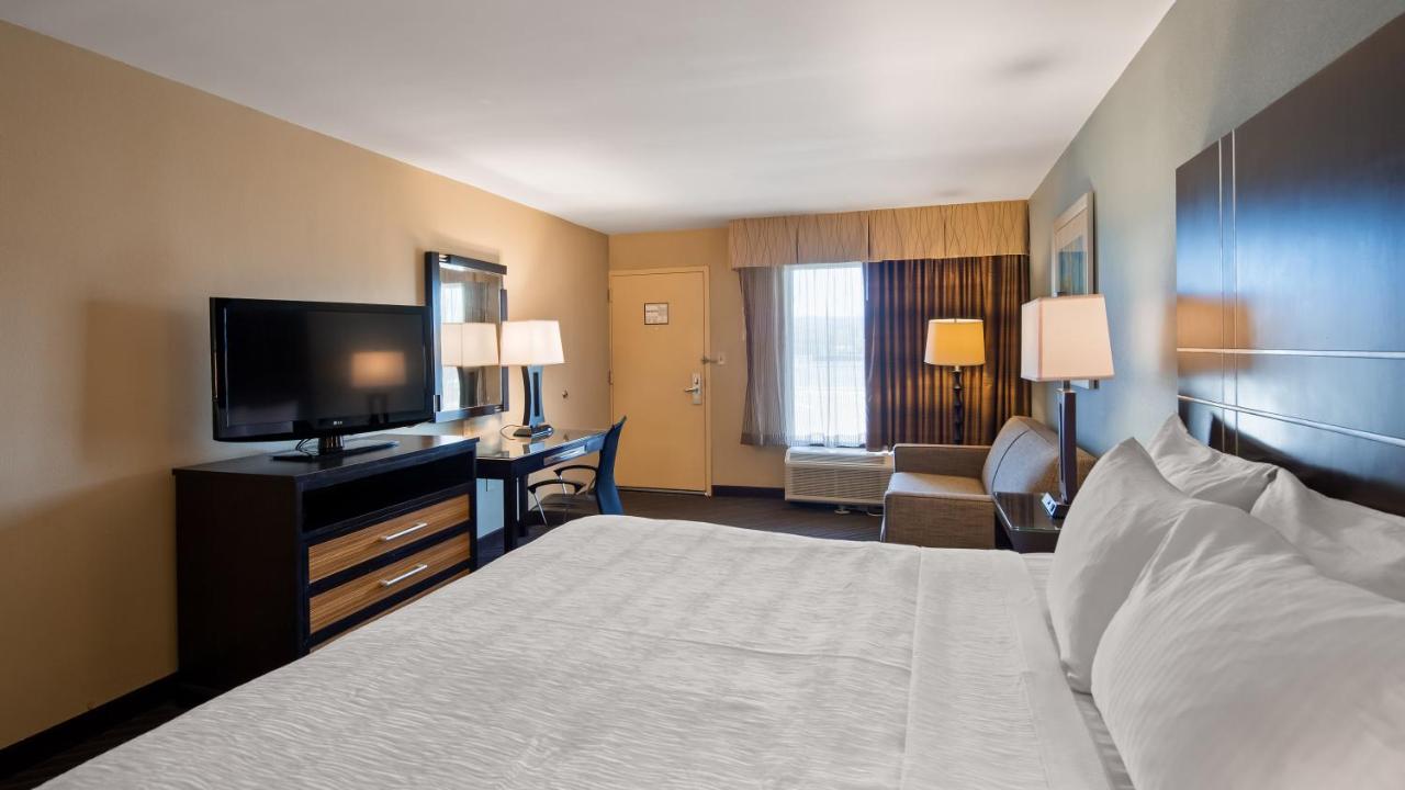 King Room - Non-Smoking at Best Western Newport Inn