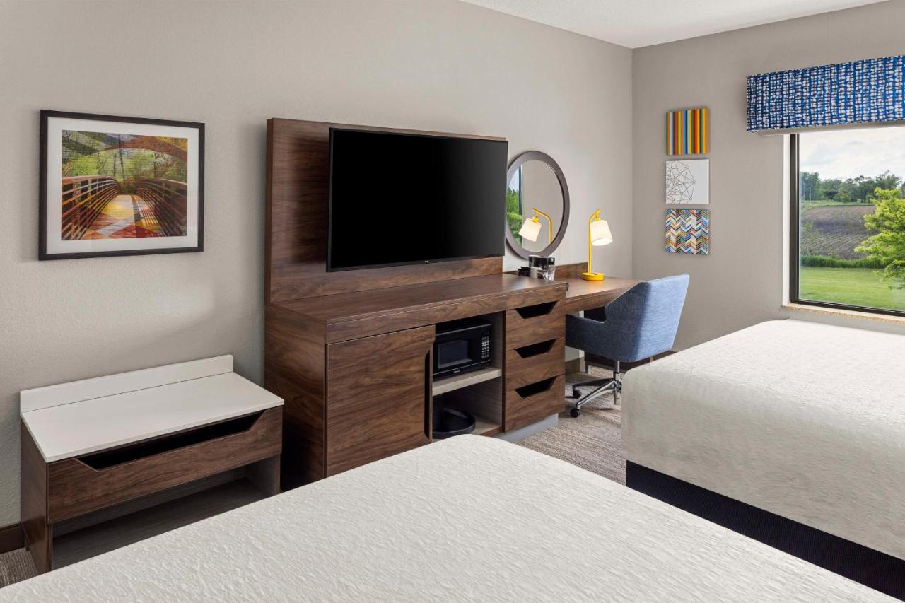 Deluxe Queen Room with Two Queen Beds - Non-Smoking at Hampton Inn Fairmont