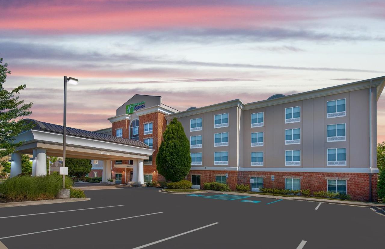 | Holiday Inn Express Hotel Ooltewah Springs-Chattanooga, an IHG Hotel