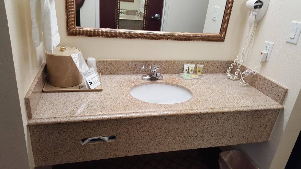 | Budget Host Inn and Suites Cameron