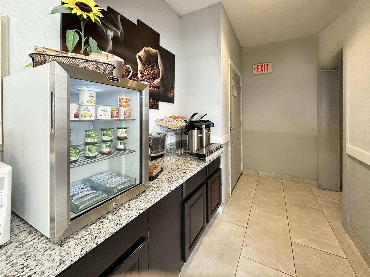MorningGlory Hotel, Resort & Suites