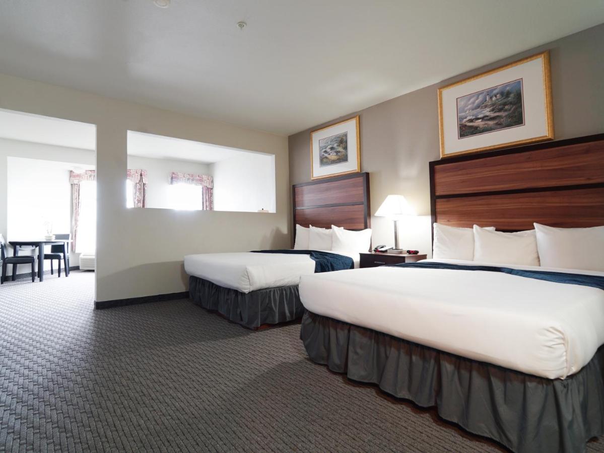 | MorningGlory Hotel, Resort & Suites