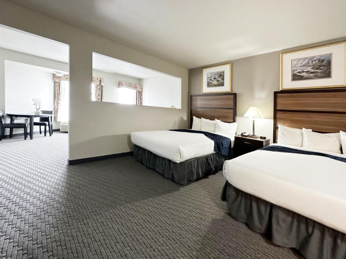 MorningGlory Hotel, Resort & Suites