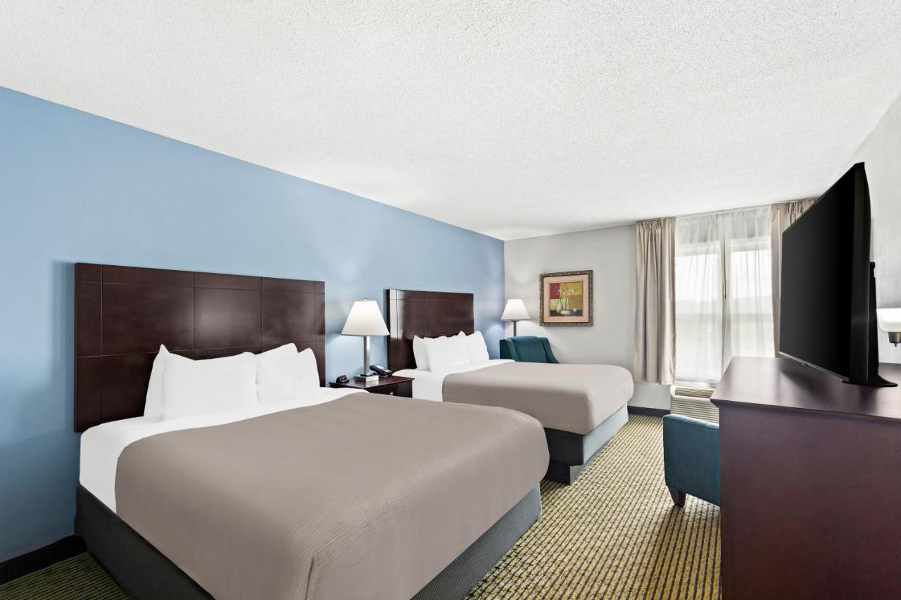 Queen Room with Two Queen Beds - Non-Smoking at Quality Inn Dry Ridge