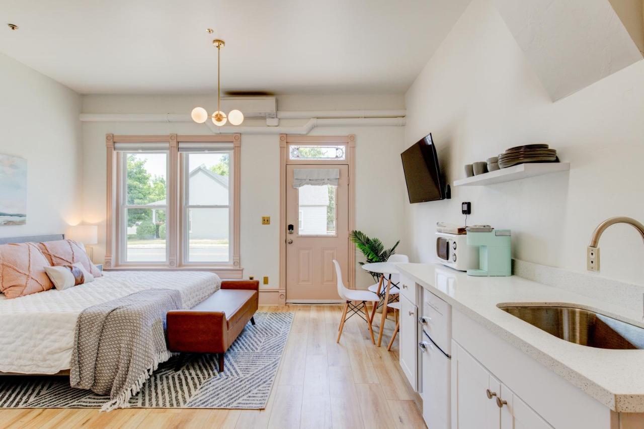 | Suite 7 Historic Art City Inn