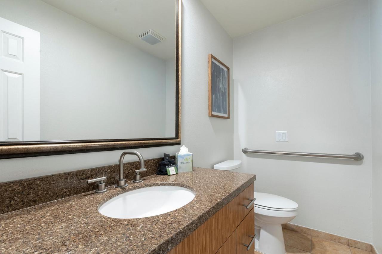 Deluxe One-Bedroom Suite at San Clemente Inn