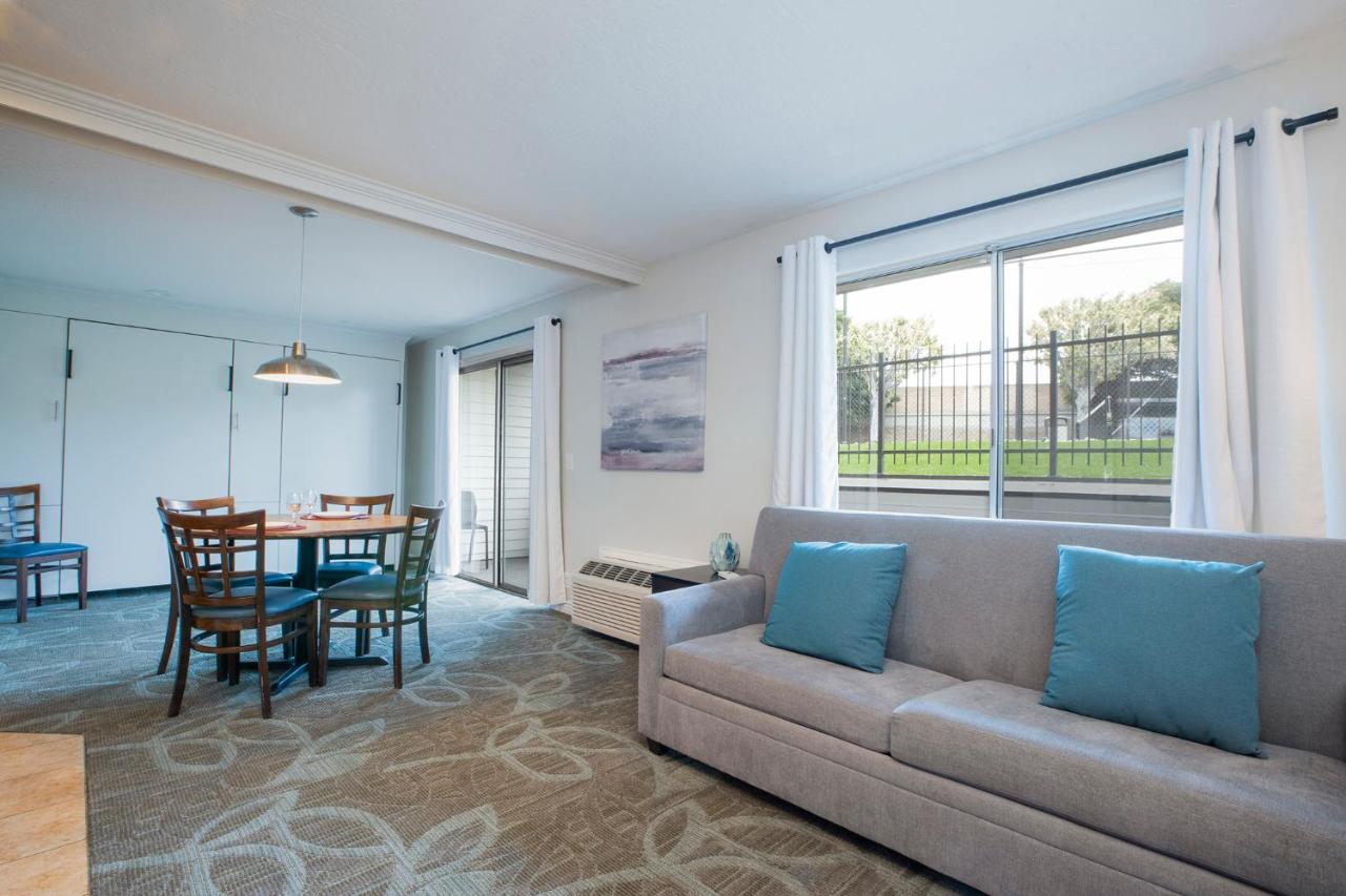 Deluxe One-Bedroom Suite at San Clemente Inn