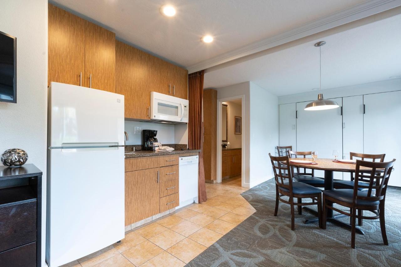 Deluxe One-Bedroom Suite at San Clemente Inn