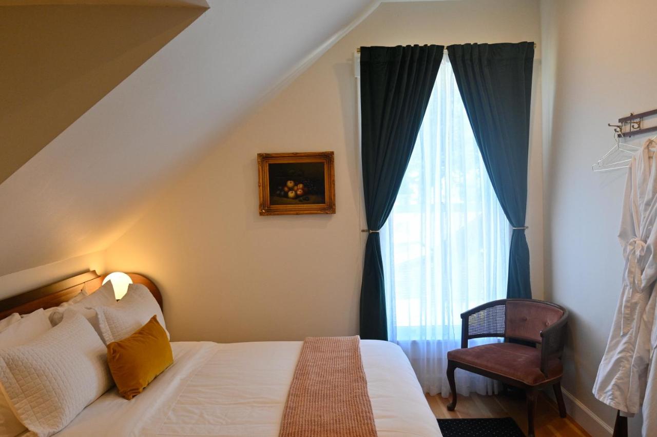 | Nicholson House at Beaujolais