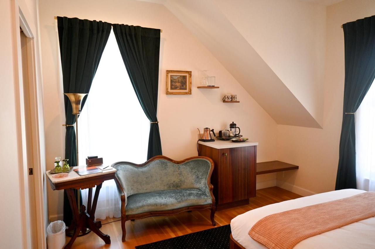 | Nicholson House at Beaujolais