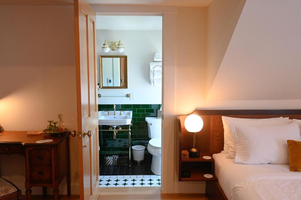 | Nicholson House at Beaujolais