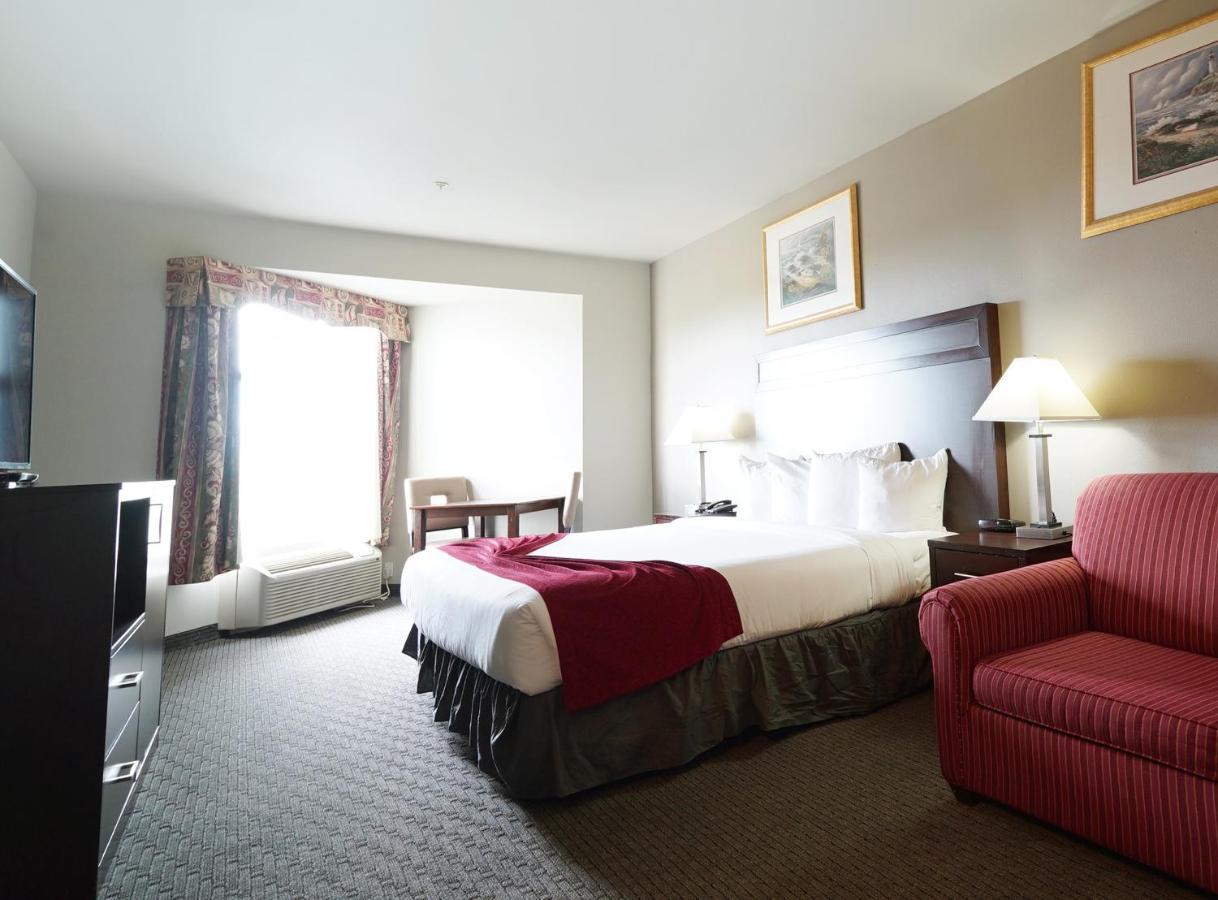 | MorningGlory Hotel, Resort & Suites