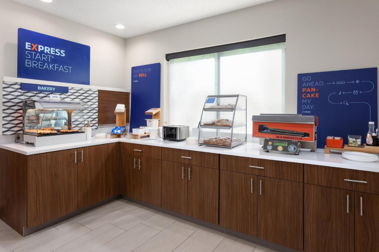 | Holiday Inn Express Hotel & Suites DuBois, an IHG Hotel