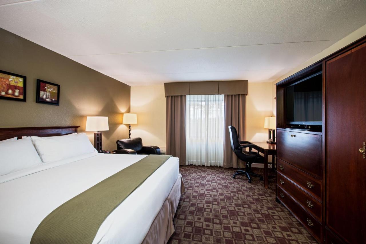 | Holiday Inn Express Rolling Meadows - Schaumburg Area, an IHG Hotel