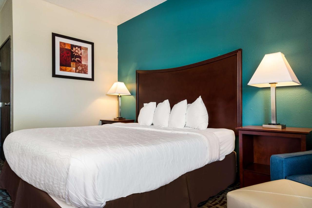  | SureStay Plus Hotel by Best Western Topeka Northwest