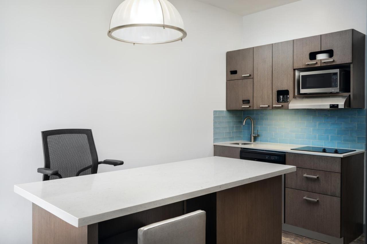 Deluxe King Studio at Hyatt House Naples/5th Avenue