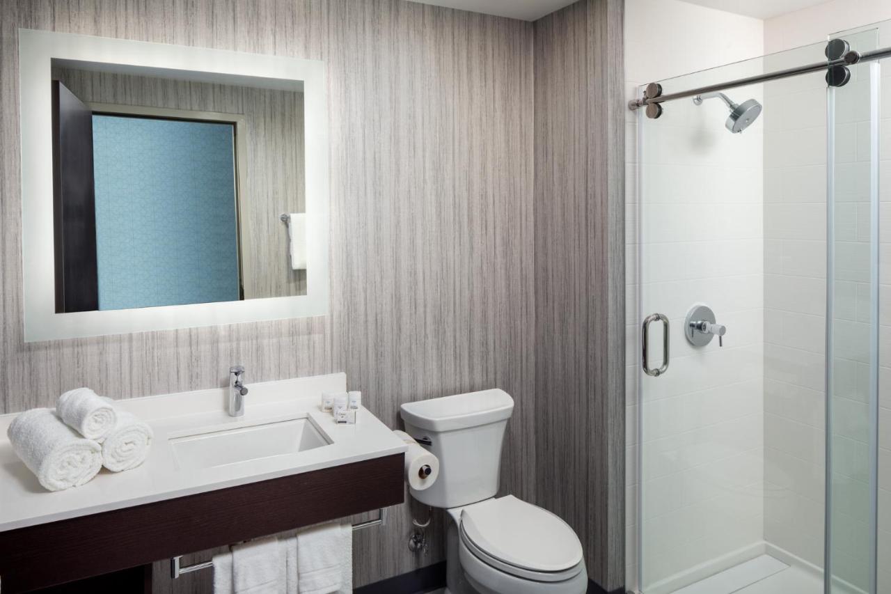  | Holiday Inn Express - Washington DC Downtown, an IHG Hotel