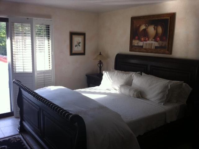 | Spanish Villa Inn