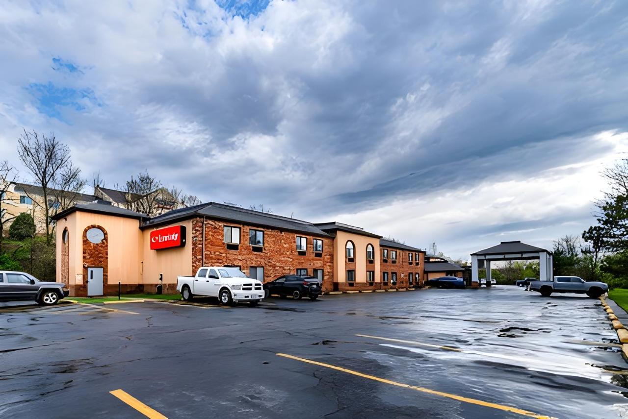  | Econo Lodge Streetsboro