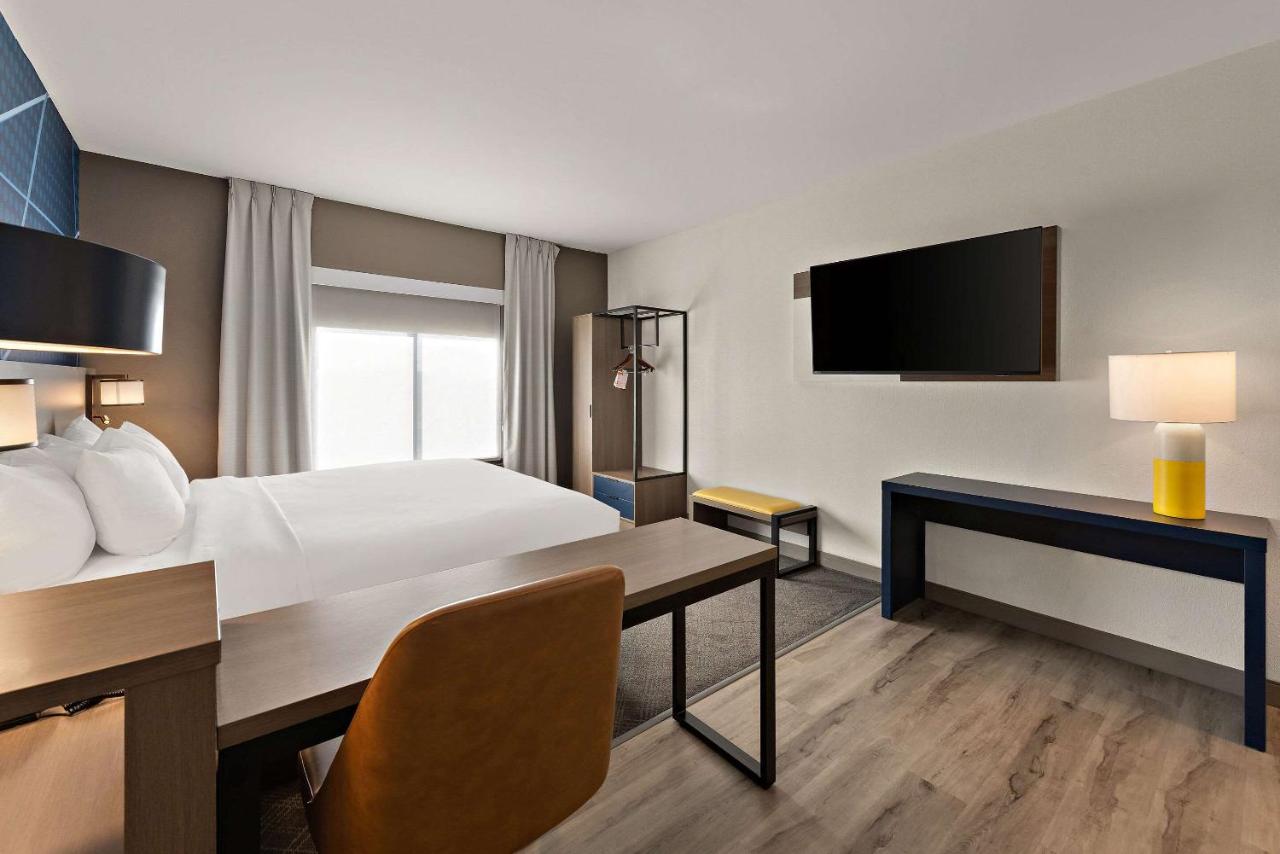 King Suite with Sofa Bed - Non-Smoking at Comfort Suites Columbus East Broad