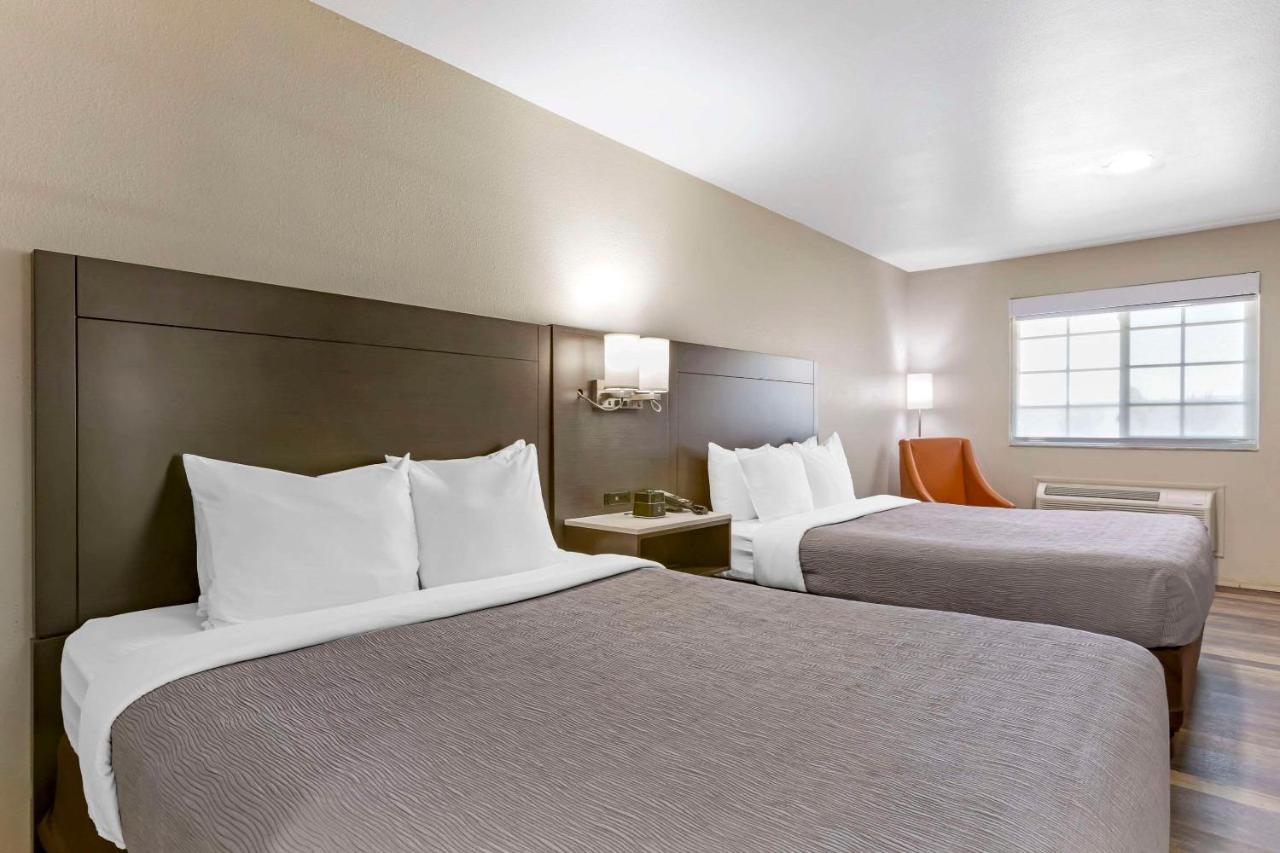 Queen Room with Two Queen Beds - Non-Smoking at Quality Inn Show Low