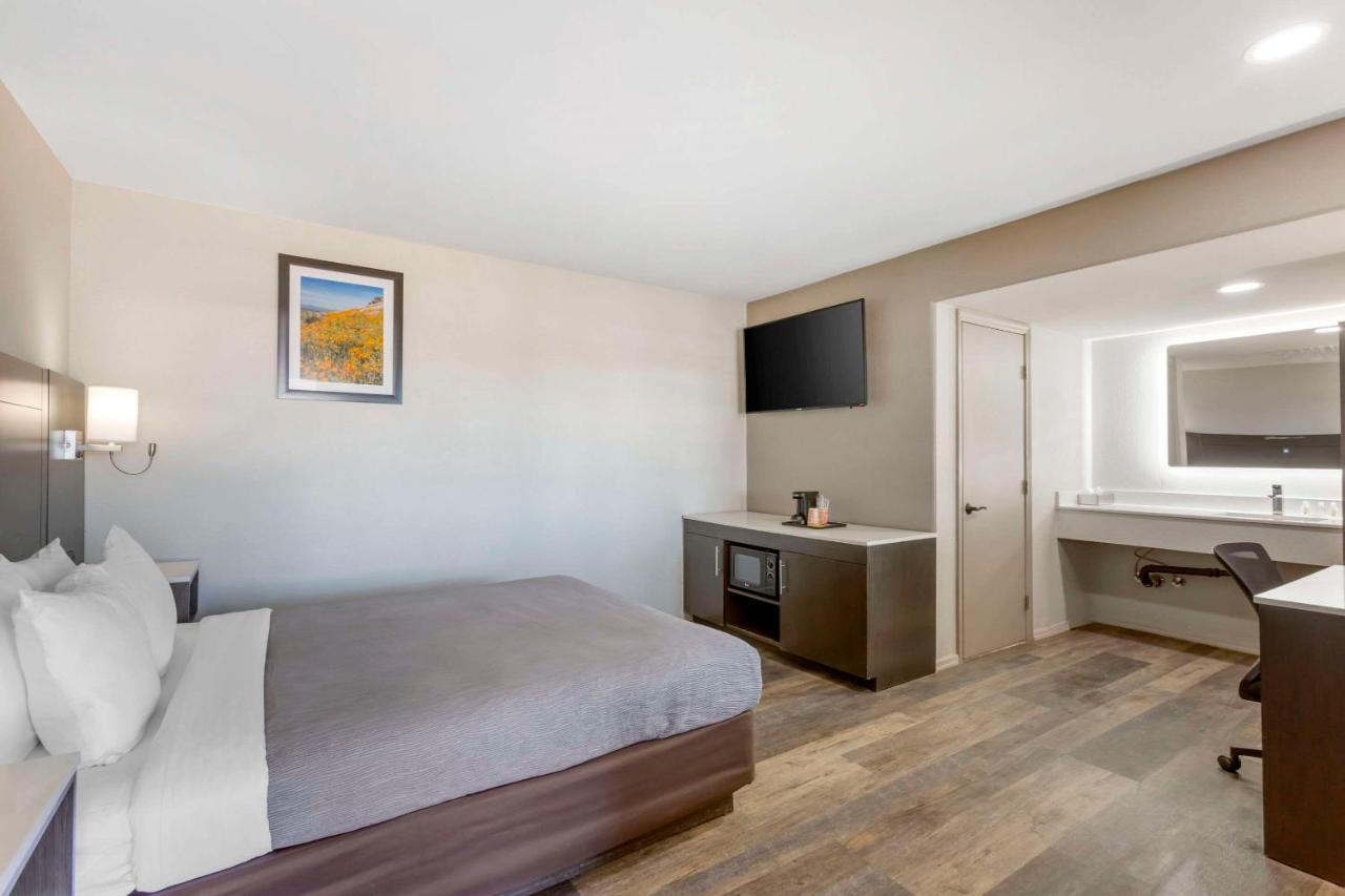 Queen Room - Non-Smoking at Quality Inn Show Low