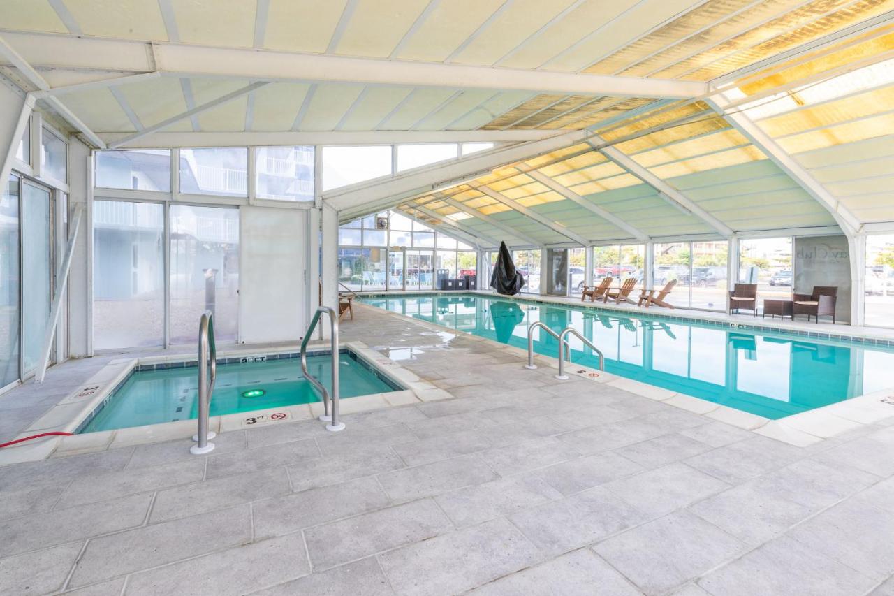 | Bay Club Resort