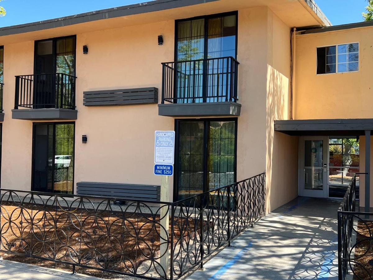| Rose Garden Inn - San Luis Obispo