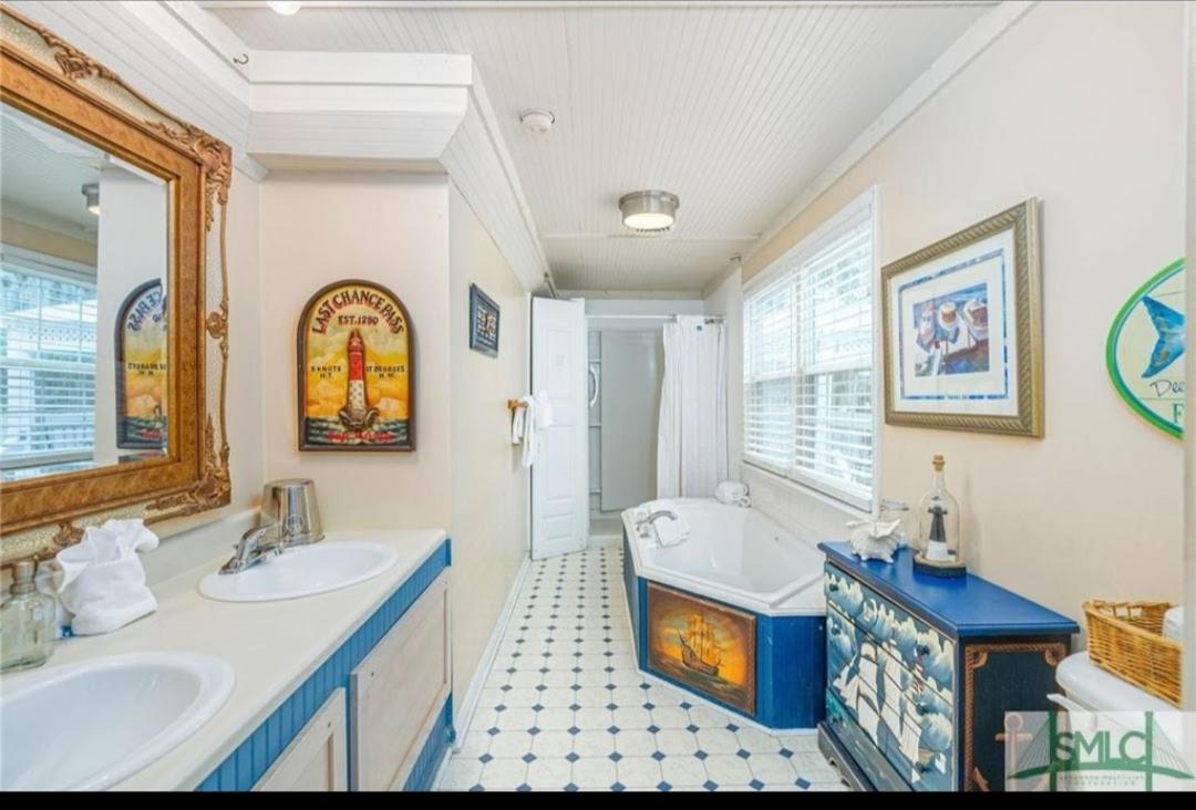| Tybee Island Inn Bed & Breakfast