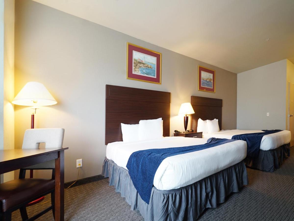 | MorningGlory Hotel, Resort & Suites